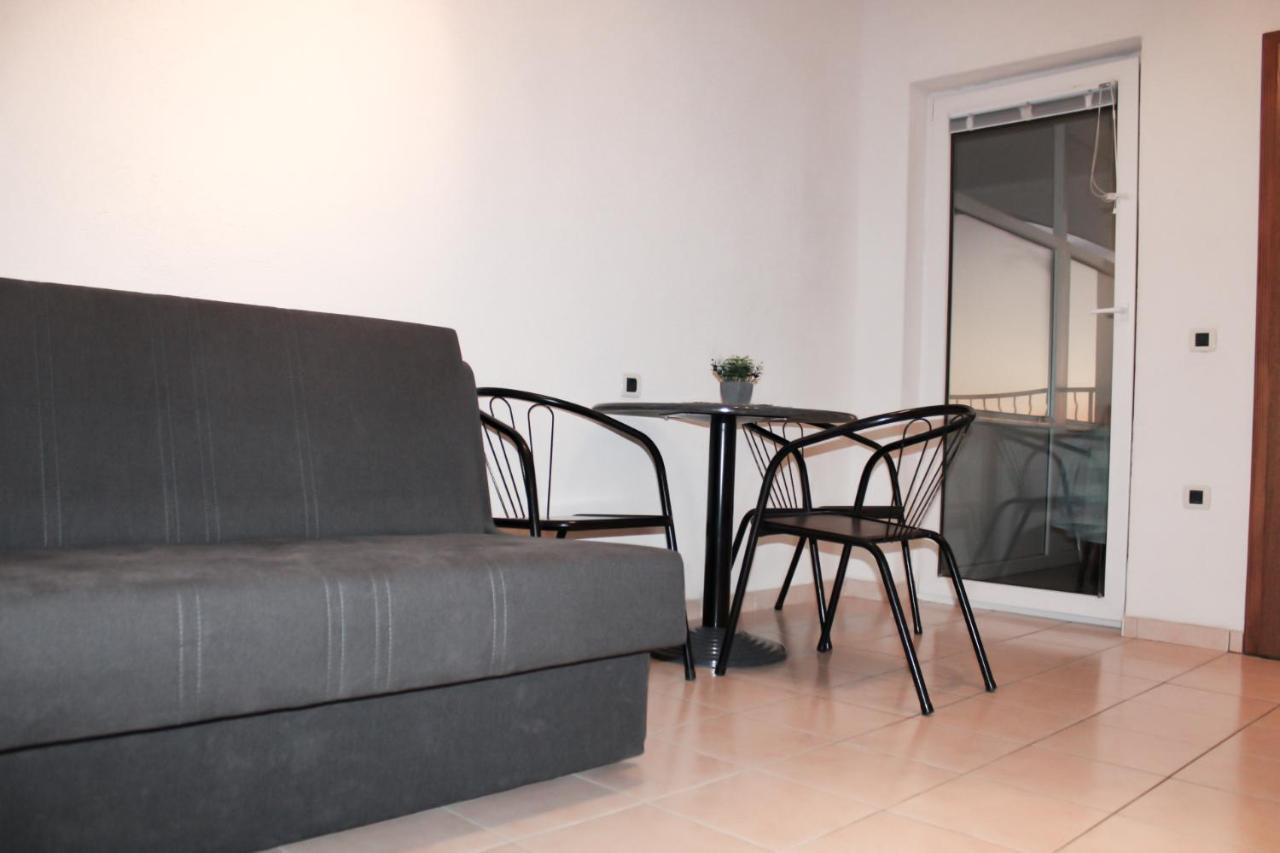 Apartments Larus Baška Voda Dış mekan fotoğraf