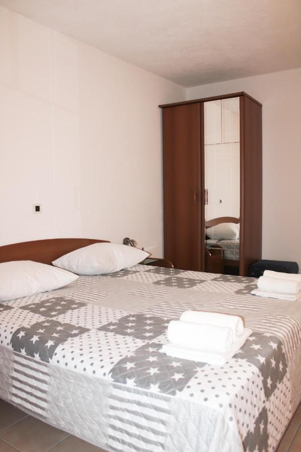 Apartments Larus Baška Voda Dış mekan fotoğraf